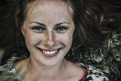 5 Most Common Things Happy People Tend To Do Right Before They Go To Sleep