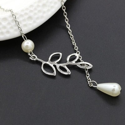 Lovely Leaves Lariat Pearl Necklace